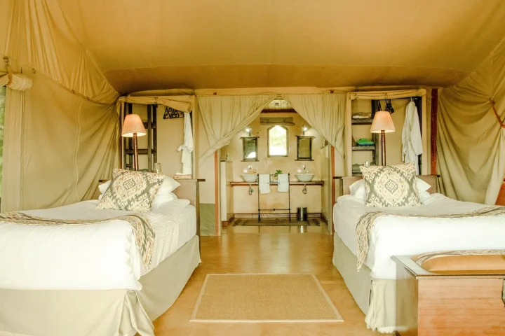Camp de safari en Afrique associé à lodge ou camp safari