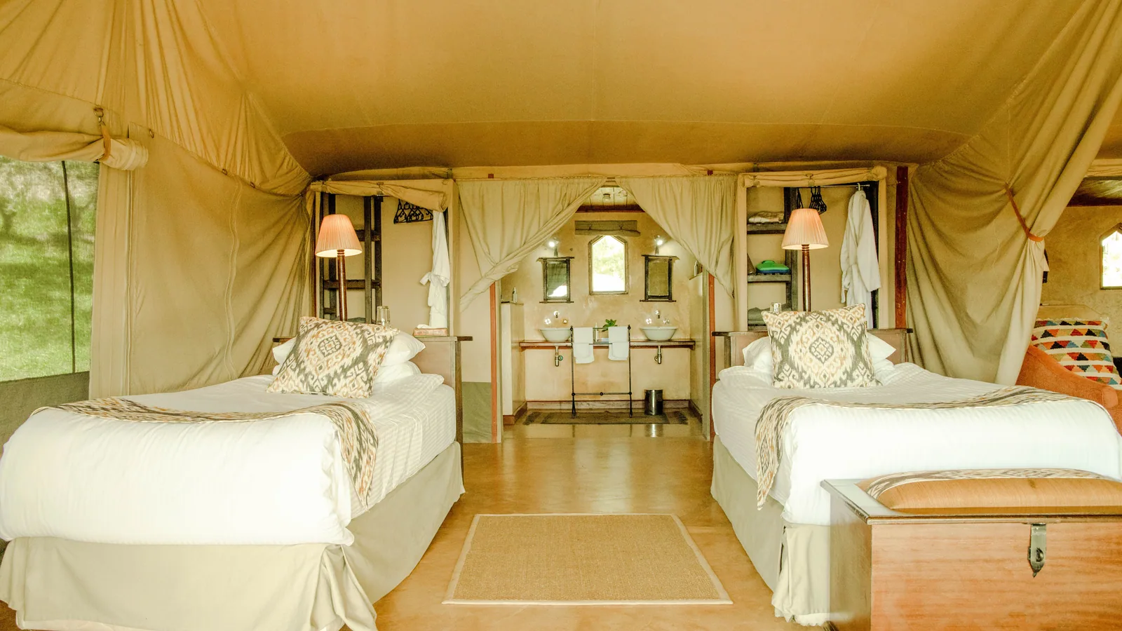 Camp de safari en Afrique associé à lodge ou camp safari