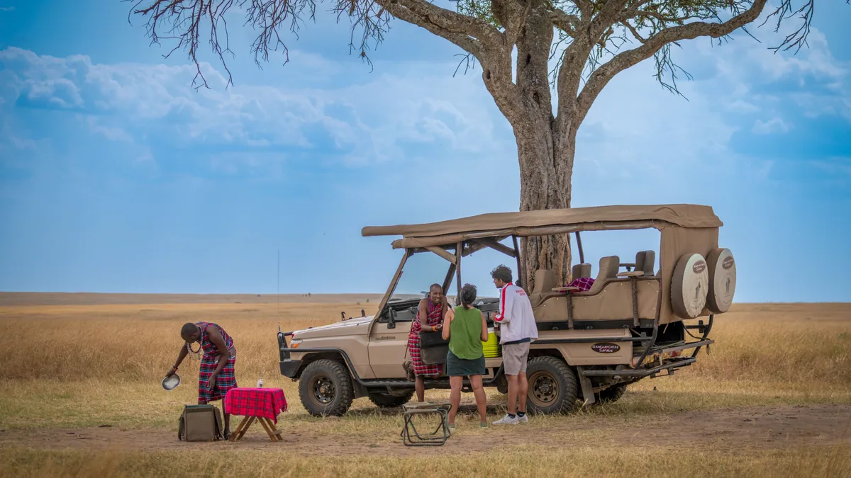Camp de safari en Afrique associé à safari autonome ou guide