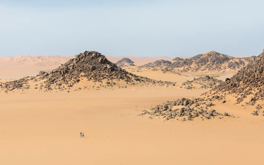 Paysage africain associé à tribu africaine